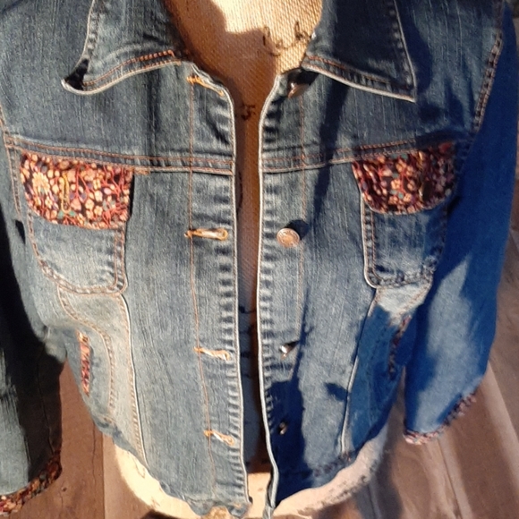 Up One Collection Jean Jacket M - Picture 2 of 6